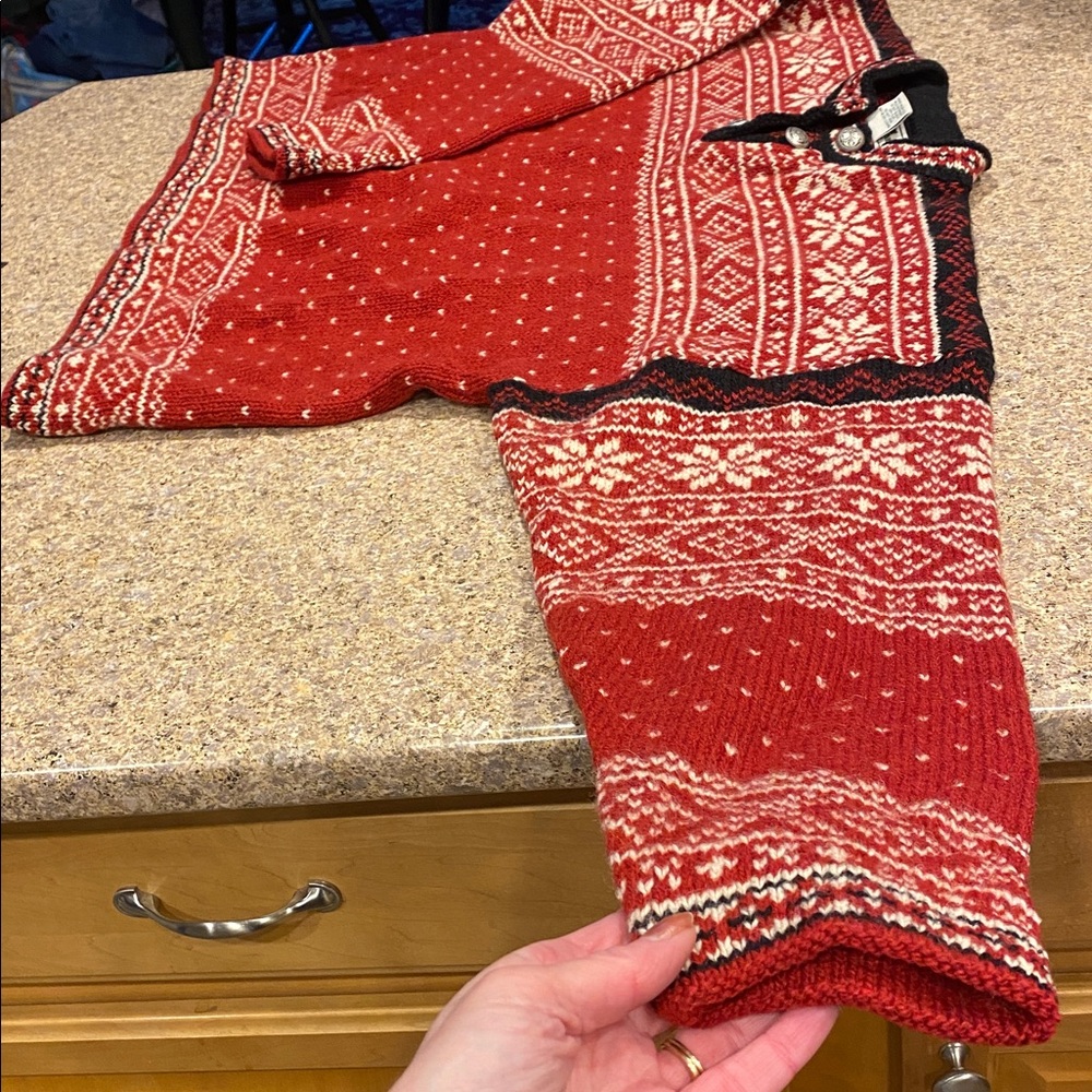 L.L. Bean Sweater With FLAWS Holes,Stains Red Black White/Off White XL - Picture 11 of 16